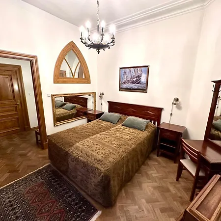 Апартаменты Captain's Castle *