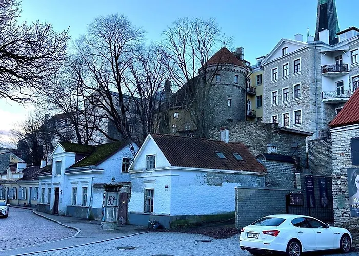 Captain's Castle Апартаменты *